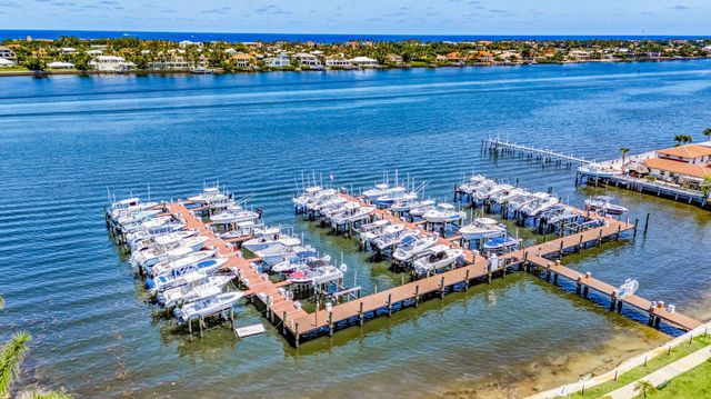 110 YACHT CLUB Way 103, Hypoluxo, FL 33462