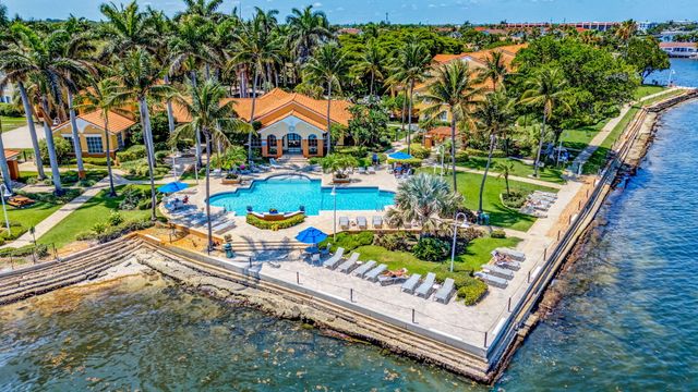 110 YACHT CLUB Way 103, Hypoluxo, FL 33462