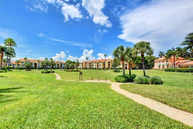 110 YACHT CLUB Way 103, Hypoluxo, FL 33462