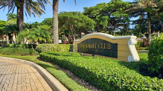 110 YACHT CLUB Way 103, Hypoluxo, FL 33462