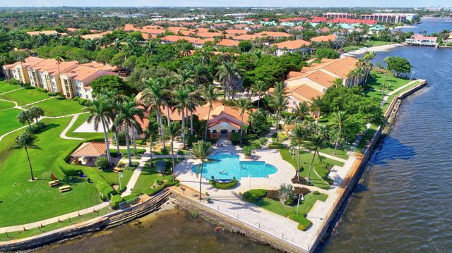 110 YACHT CLUB Way 103, Hypoluxo, FL 33462