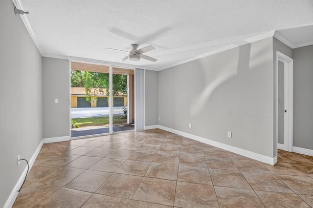 110 YACHT CLUB Way 103, Hypoluxo, FL 33462
