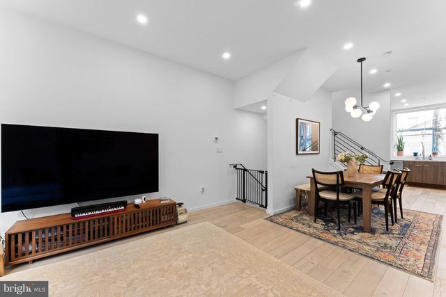 312 POPLAR ST, Philadelphia, PA 19123