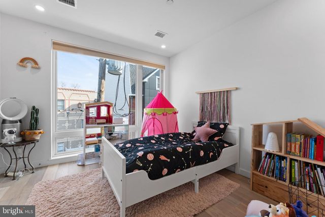 312 POPLAR ST, Philadelphia, PA 19123