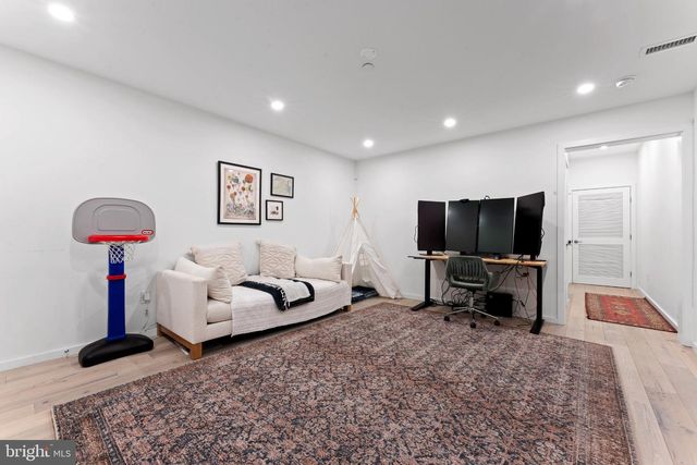 312 POPLAR ST, Philadelphia, PA 19123