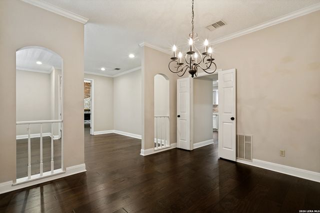 3715 CASTLE CREST ST, San Antonio, TX 78230