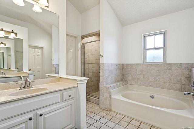 3715 CASTLE CREST ST, San Antonio, TX 78230