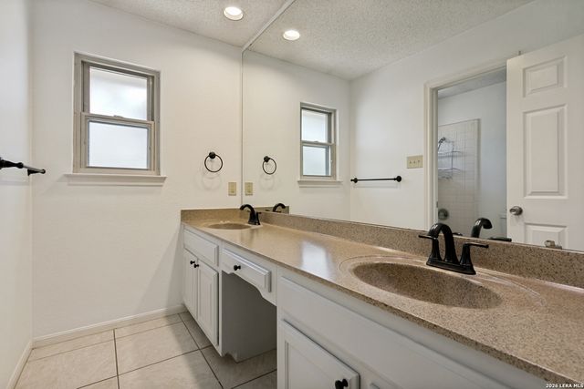 3715 CASTLE CREST ST, San Antonio, TX 78230
