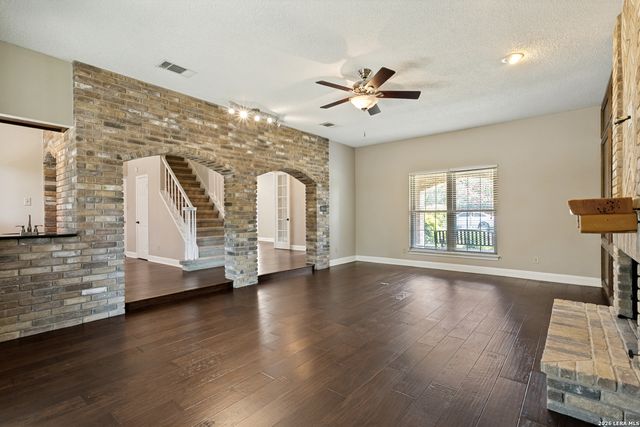 3715 CASTLE CREST ST, San Antonio, TX 78230