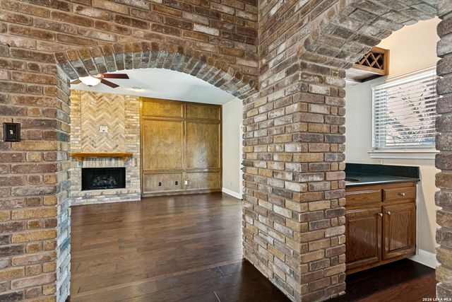 3715 CASTLE CREST ST, San Antonio, TX 78230