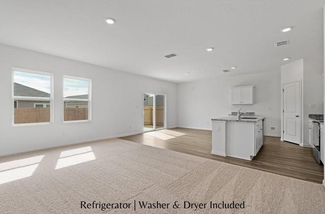 619 Gemsbok RD, Hutto, TX 78634