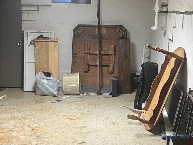 1120 Lewis, Rossford, OH 43460