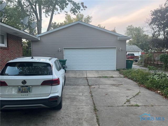 1120 Lewis, Rossford, OH 43460