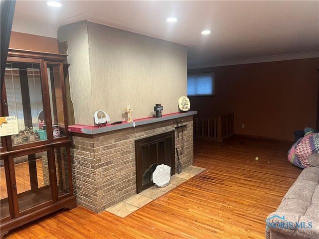 1120 Lewis, Rossford, OH 43460