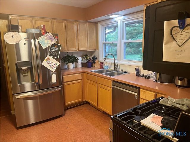 1120 Lewis, Rossford, OH 43460