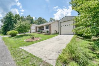 2051 Menasha Drive, Crossville, TN 38572