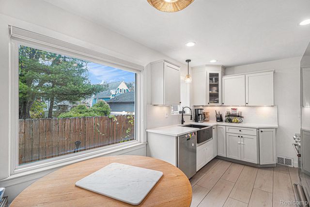 1815 E Lincoln Street, Birmingham, MI 48009