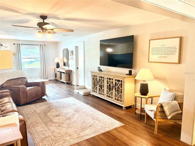 1424 SAWYERWOOD AVENUE, Orlando, FL 32809