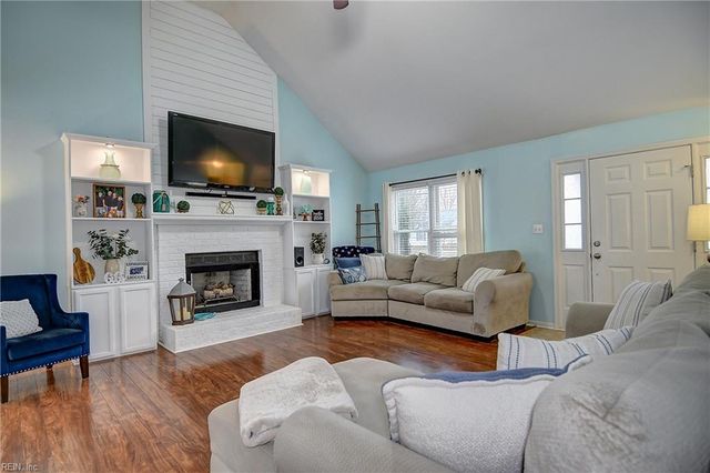 625 Marston DR, Chesapeake, VA 23322