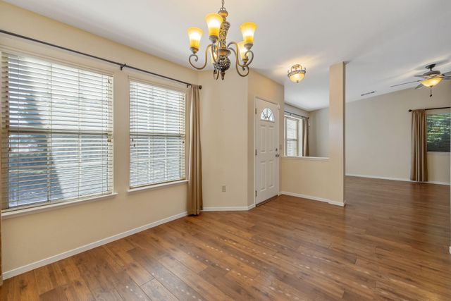 2434 W Buena Vista Avenue, Visalia, CA 93291