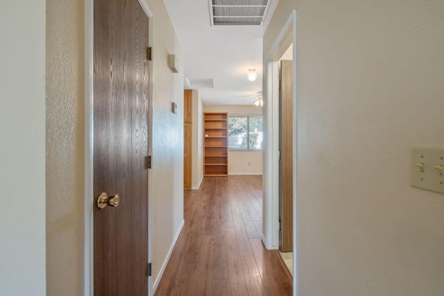 2434 W Buena Vista Avenue, Visalia, CA 93291