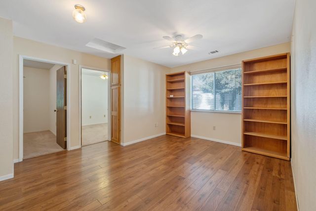 2434 W Buena Vista Avenue, Visalia, CA 93291