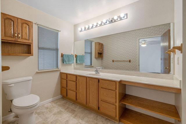 2434 W Buena Vista Avenue, Visalia, CA 93291