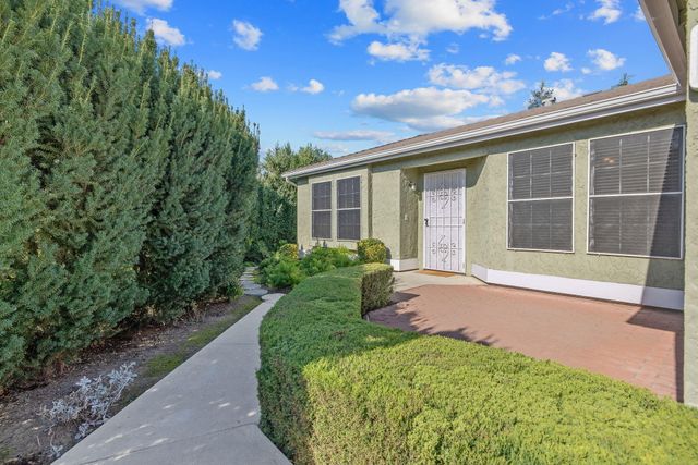 2434 W Buena Vista Avenue, Visalia, CA 93291