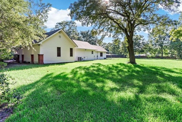 1636 S 96 S Highway, Silsbee, TX 77656