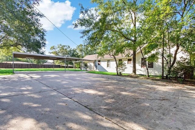 1636 S 96 S Highway, Silsbee, TX 77656