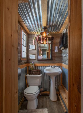 28 Valley Road, Morgan, VT 05853