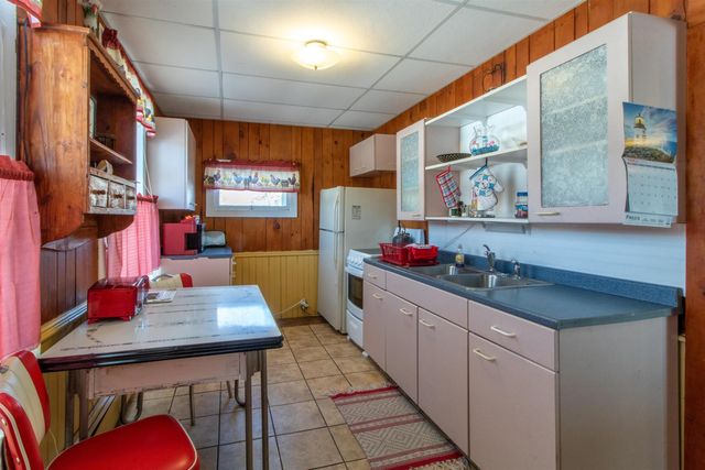 28 Valley Road, Morgan, VT 05853