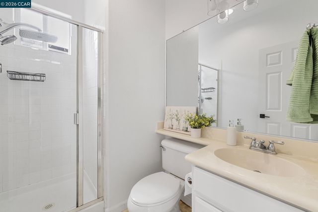 5700 Oakmont Dr, Richmond, CA 94806