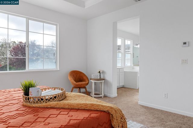 5700 Oakmont Dr, Richmond, CA 94806