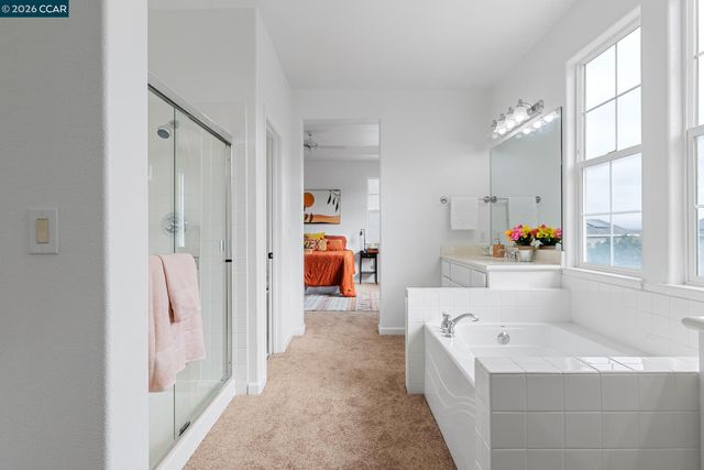 5700 Oakmont Dr, Richmond, CA 94806