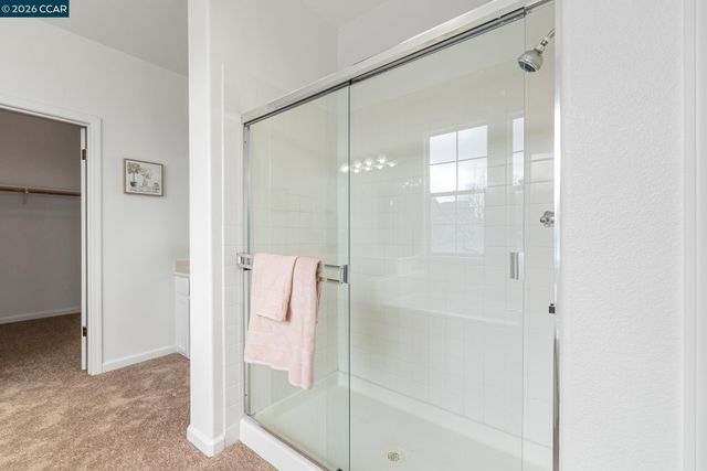 5700 Oakmont Dr, Richmond, CA 94806