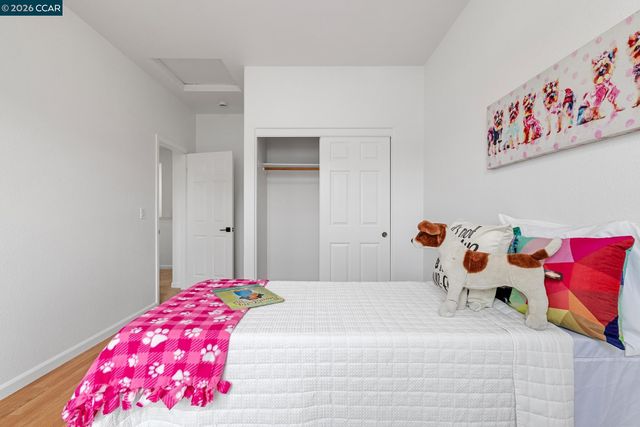 5700 Oakmont Dr, Richmond, CA 94806