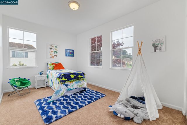 5700 Oakmont Dr, Richmond, CA 94806