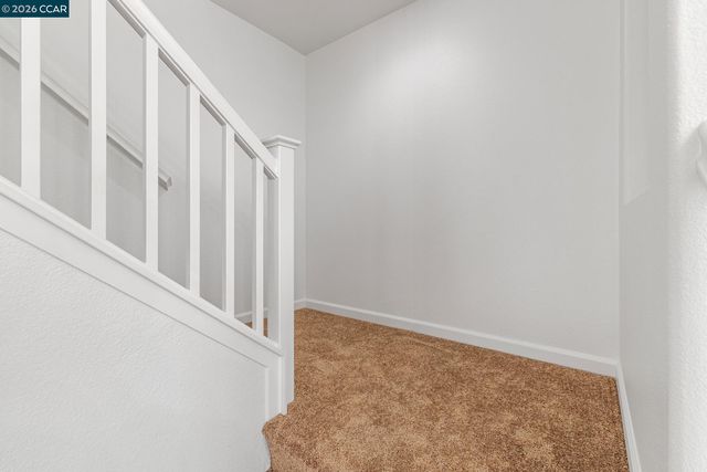 5700 Oakmont Dr, Richmond, CA 94806