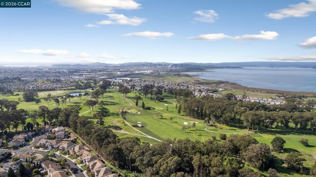 5700 Oakmont Dr, Richmond, CA 94806