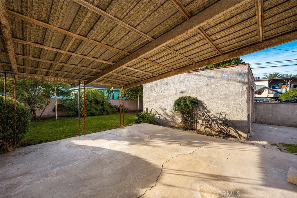 Image 16 of property listing at 9933 San Anselmo, South Gate, CA 90280