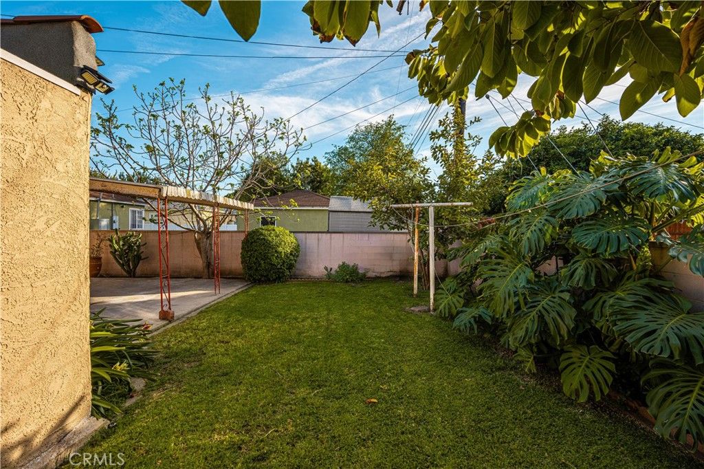 Image 18 of property listing at 9933 San Anselmo, South Gate, CA 90280