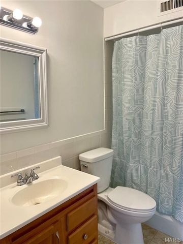 4342 Forest De Ville Drive H, St Louis, MO 63129