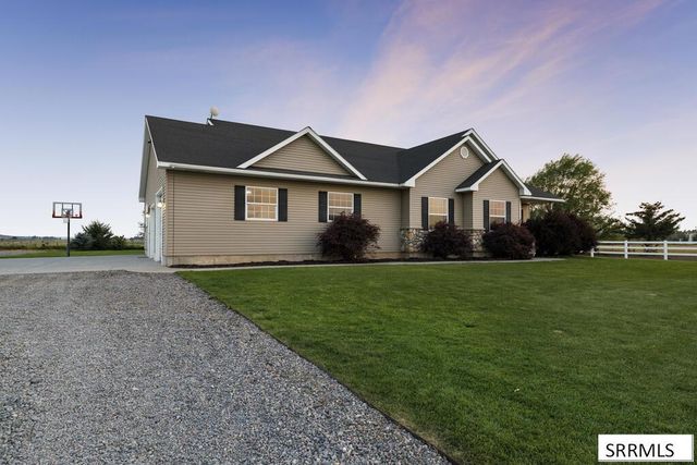 2140 E 200 N, St Anthony, ID 83445