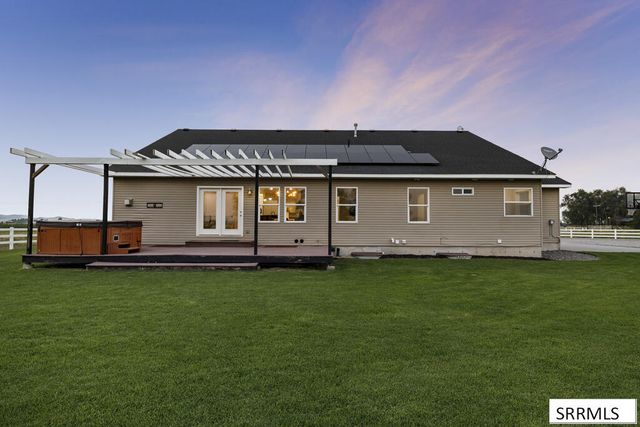 2140 E 200 N, St Anthony, ID 83445
