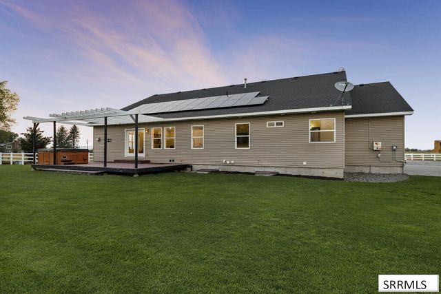 2140 E 200 N, St Anthony, ID 83445