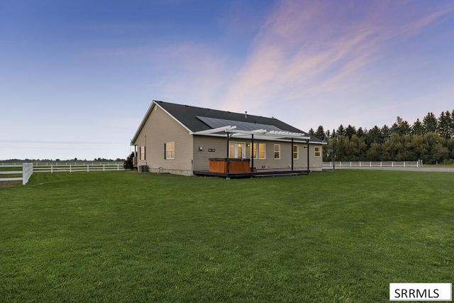 2140 E 200 N, St Anthony, ID 83445