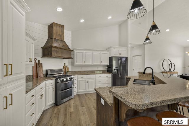 2140 E 200 N, St Anthony, ID 83445