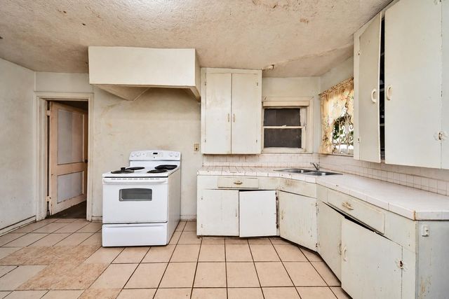 8470 Wier Drive, Houston, TX 77017