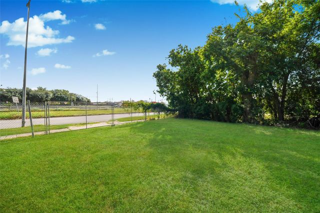 8470 Wier Drive, Houston, TX 77017